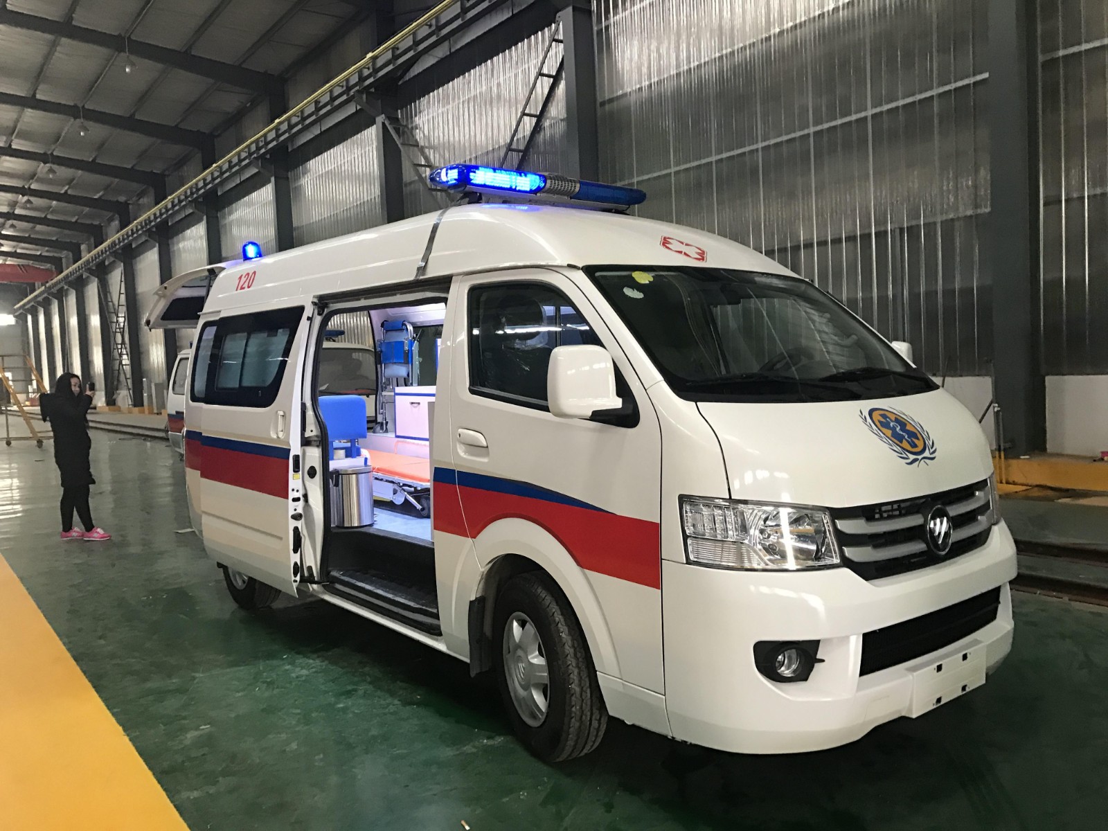 镇雄县救护车转院
